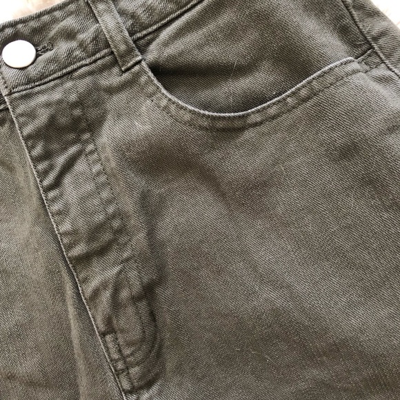 High waisted army green shorts - Picture 3 of 3